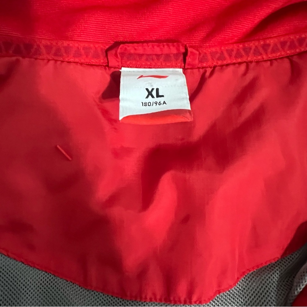 Red rain jacket - Picture 4 of 8